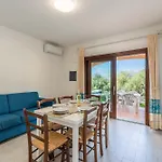 The Fantastic Res Badus B4 1bedapt Sleep4 Seaview Apartmán Badesi