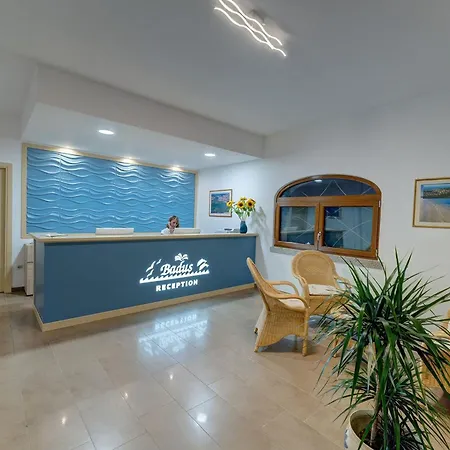 The Fantastic Res Badus B4 1bedapt Sleep4 Seaview Apartmán Badesi